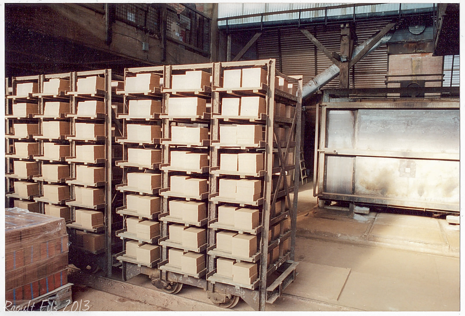 Chariots de carreaux dans l’atelier historique de Saon