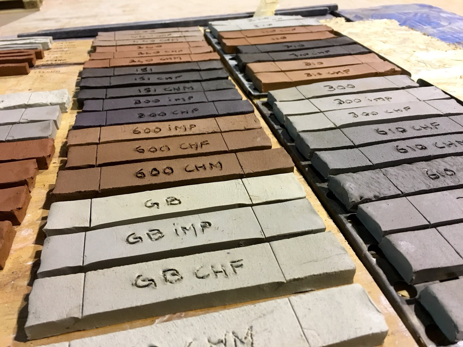 Échantillons de terres préparés et annotés au laboratoire Raoult Fils