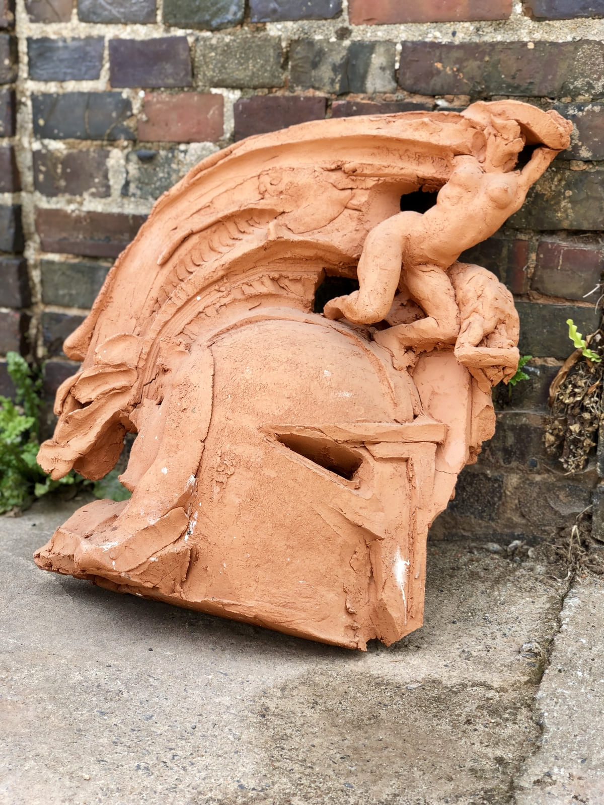 Sculpture terracotta avec figure et visage modelé en Grès de Noron