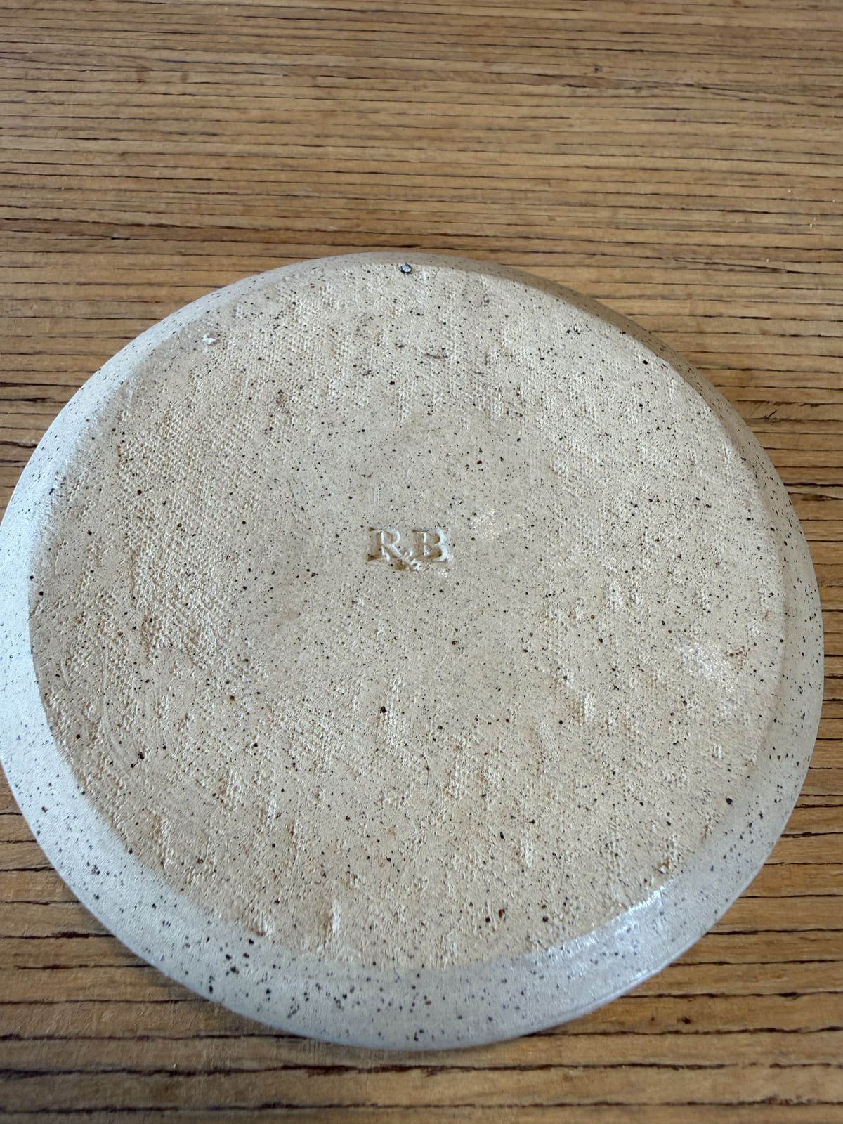 Pièce test cuite en Grès Blanc Pyrité GE221PY avec poinçon R&B